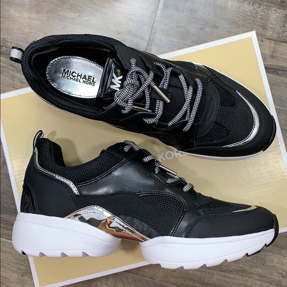 MICHAEL KORS OCTAVIA TRAINER TECH CANVAS BLACK - Picture 3 of 16